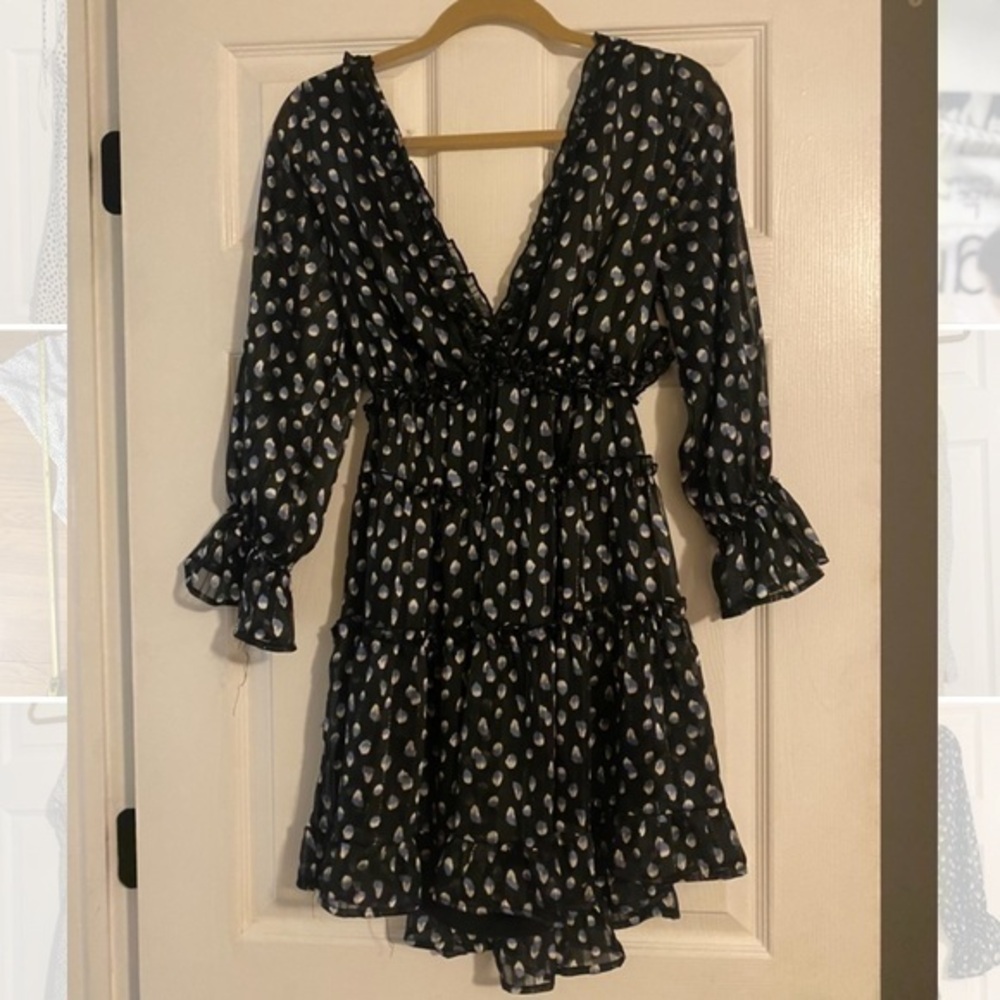 Size L long sleeve open back dress with silver accenting // flowy and fun!